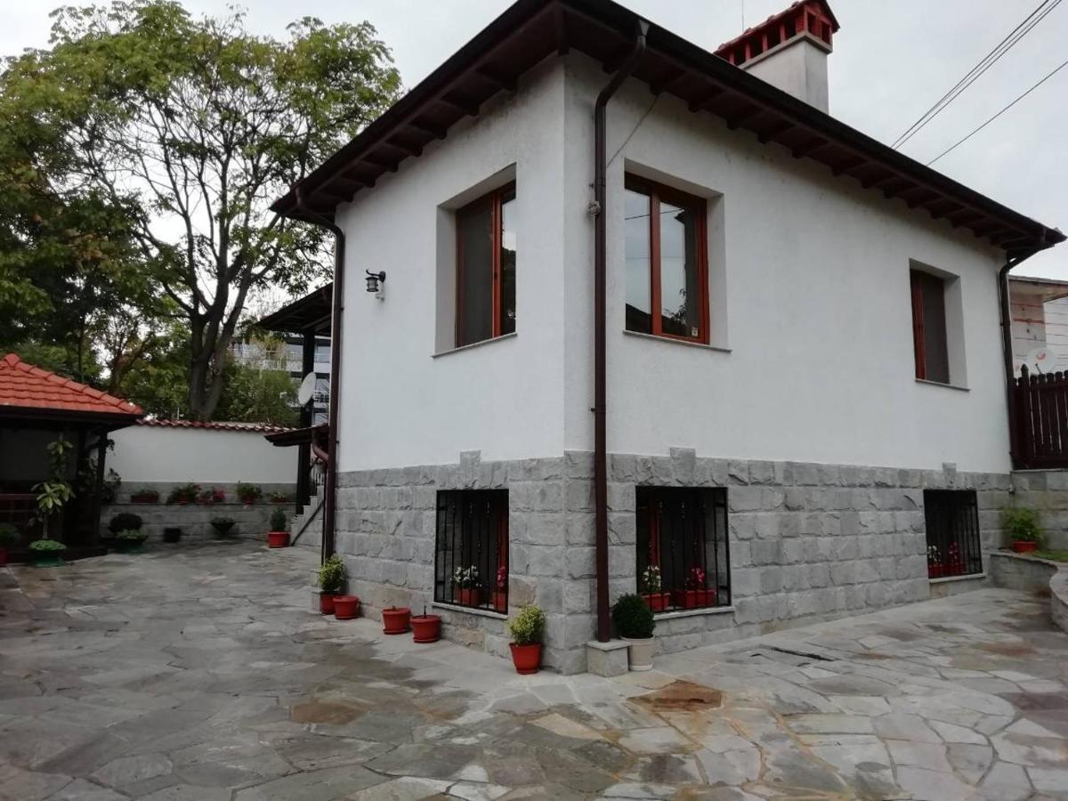 Къща В Центъра На Стрелча, Джакузи С Минерална Вода Exterior photo
